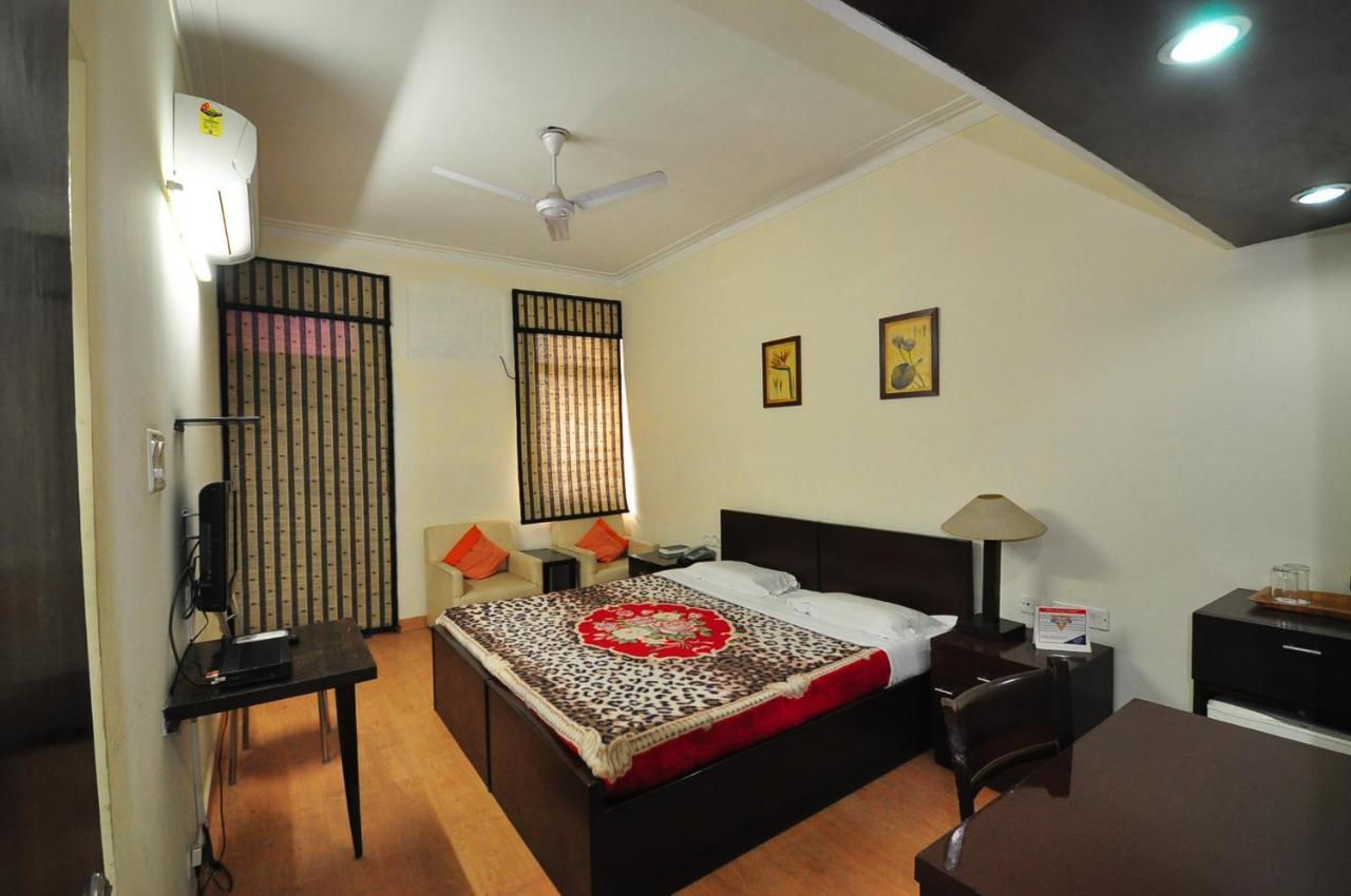 New Delhi Ymca Tourist Hostel Extérieur photo