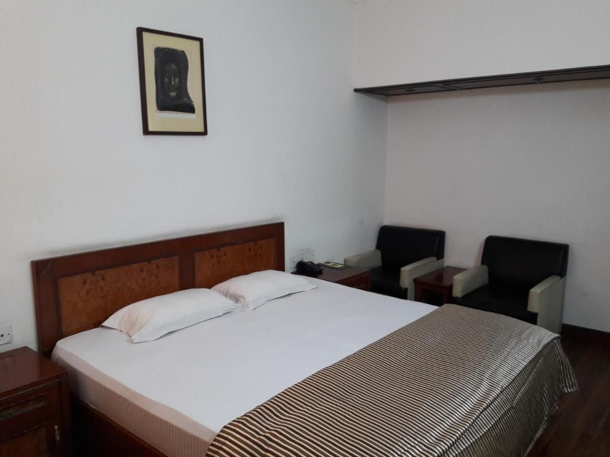 New Delhi Ymca Tourist Hostel Extérieur photo